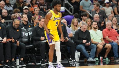 九游体育app官网-布朗尼砍下17分4板3断 湖人太子打出生涯最强战