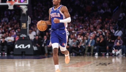 九游体育视频回放-效率低！马克西25投仅7中拿到20分7助 三分8中2